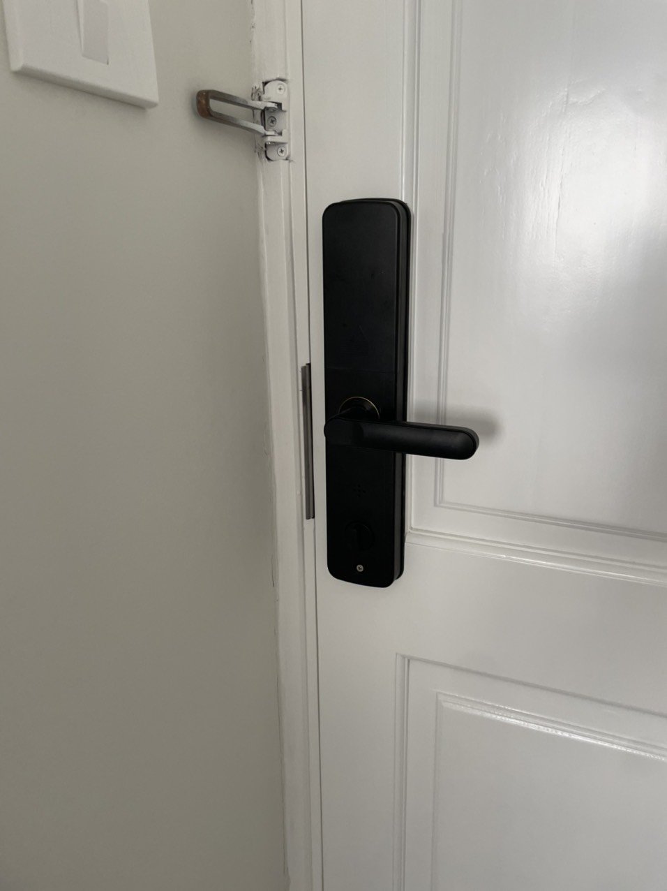Dự án lắp đặt khóa cửa 4 chức năng Raamos R430 cho căn hộ dịch vụ tại Kim mã, Hà Nội