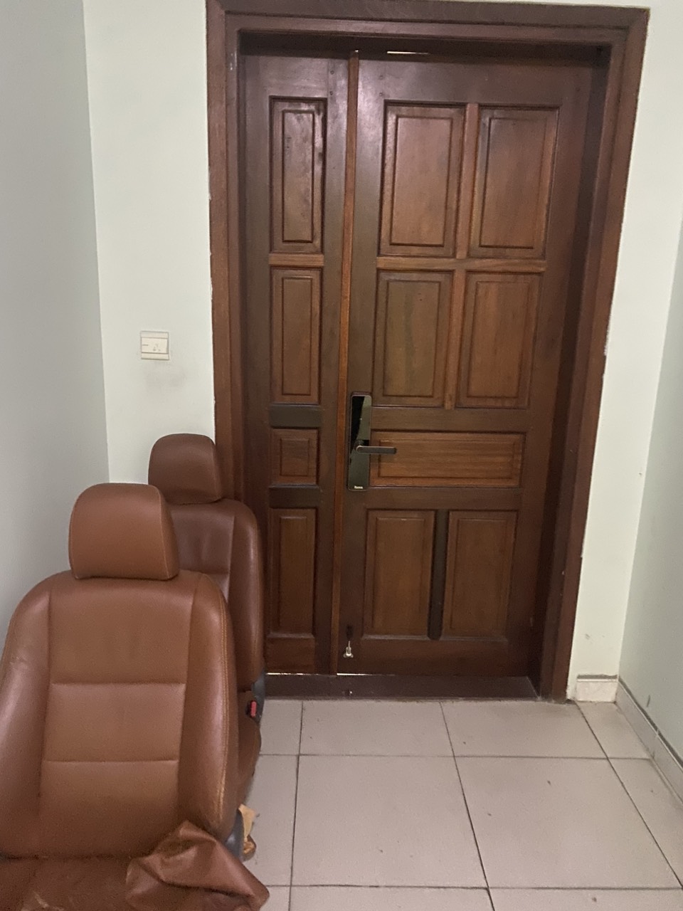 Lắp đặt khóa cửa 5 chức năng Raamos R450 Tại văn phòng công ty đường Lạc Long Quân, Hà Nội